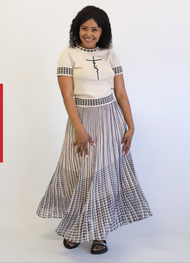 Houndstooth knit top and pleated skirt set, white with navy trim and pattern