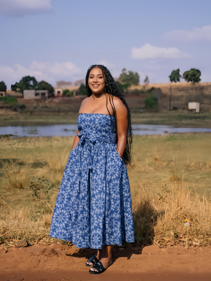 Strapless floral midi dress with waist tie, blue print and gathered bodice
