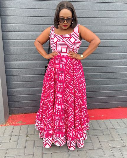 Geometric Pattern Flared Maxi Dress with Fitted Bodice