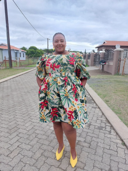 Tropical Flora & Fauna Print Knee-Length Dress with Puff Sleeves