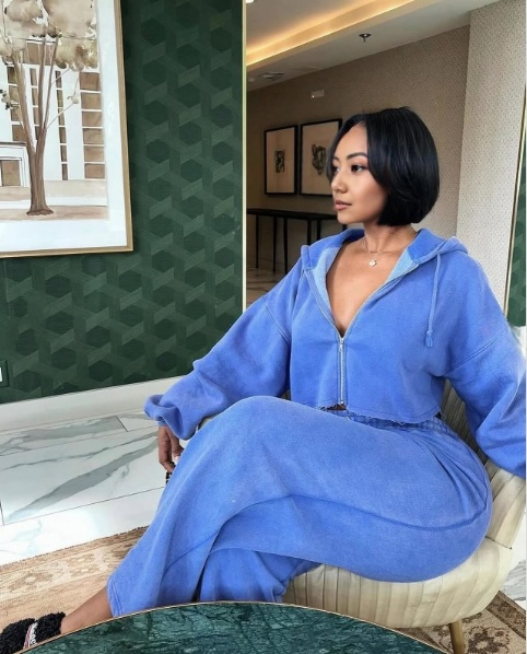 Women's Loose Fit Zip-Up Hoodie and Elastic Waist Drawstring Sweatpants Set