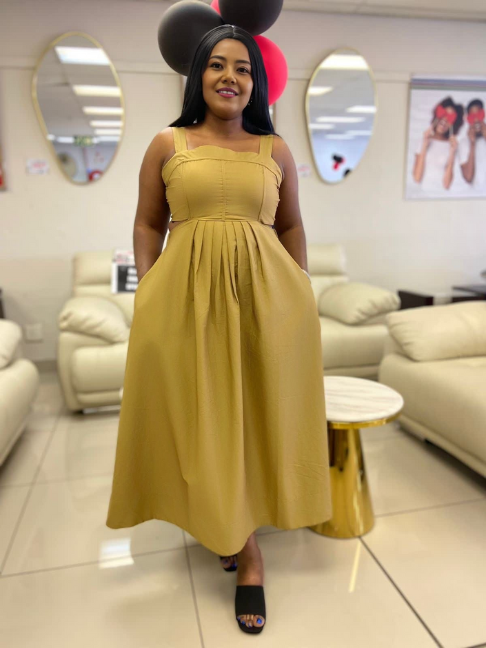 Yellow sleeveless midi dress with square neck, pleated waist and gathered skirt