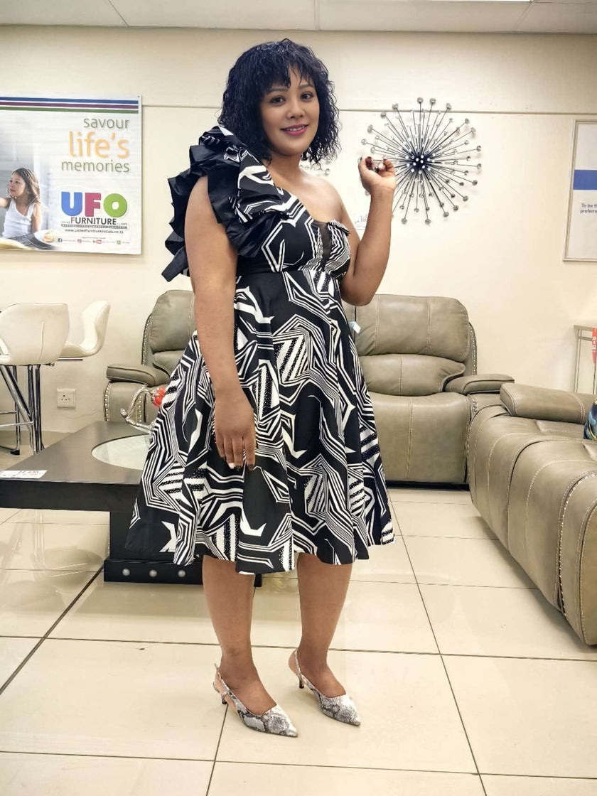 One-Shoulder Geometric Print Knee-Length Dress