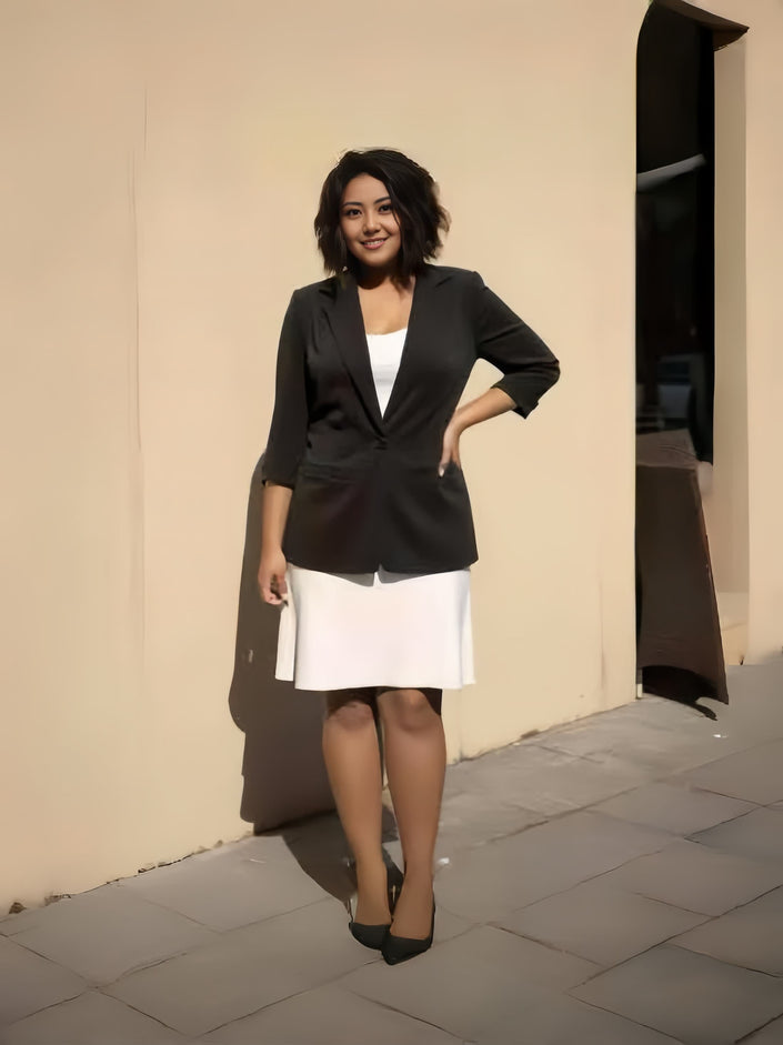 Women’s slim-fit blazer, black with notched lapels and 3/4 sleeves