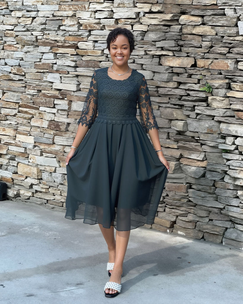 Lace Sleeve Fit-and-Flare Dress｜Textured Bodice