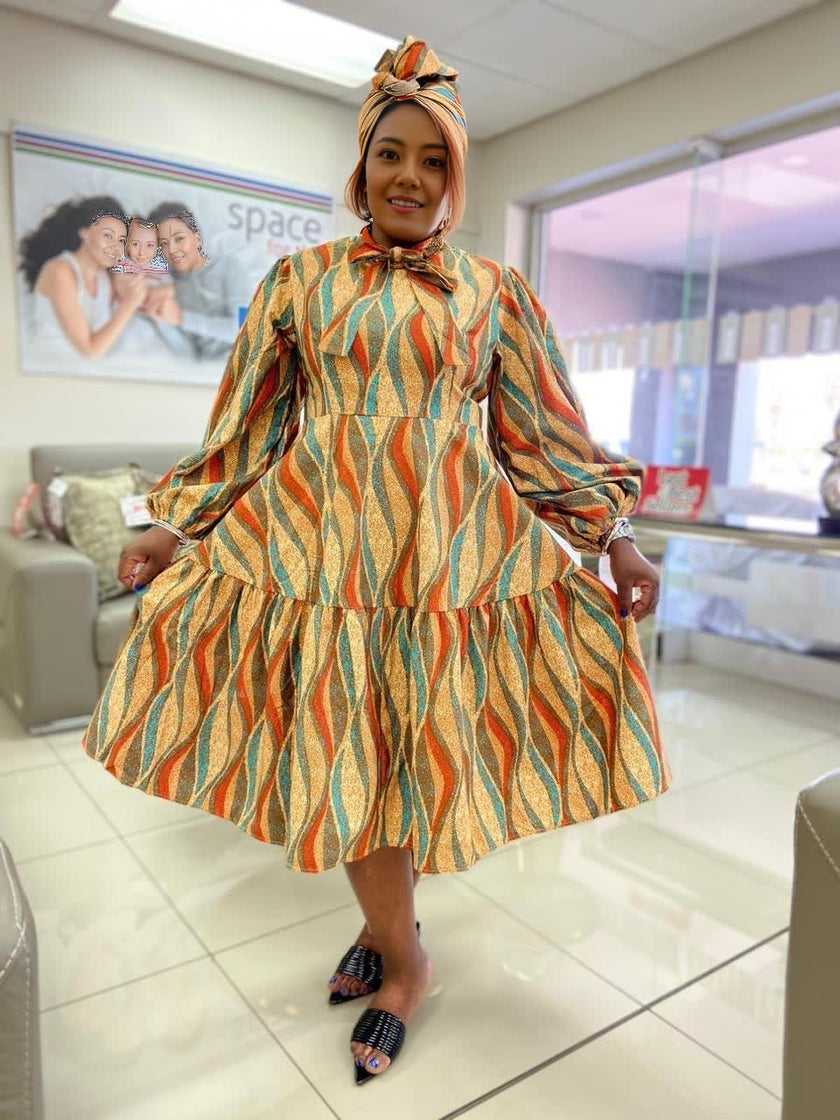 Geometric Wave Pattern Knee-Length Dress with Neck Bow