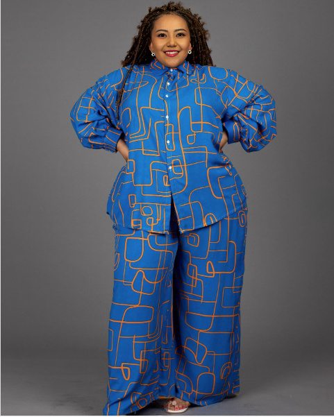 Geometric print shirt and pants set in blue, front view with puff sleeves and wide-leg pants