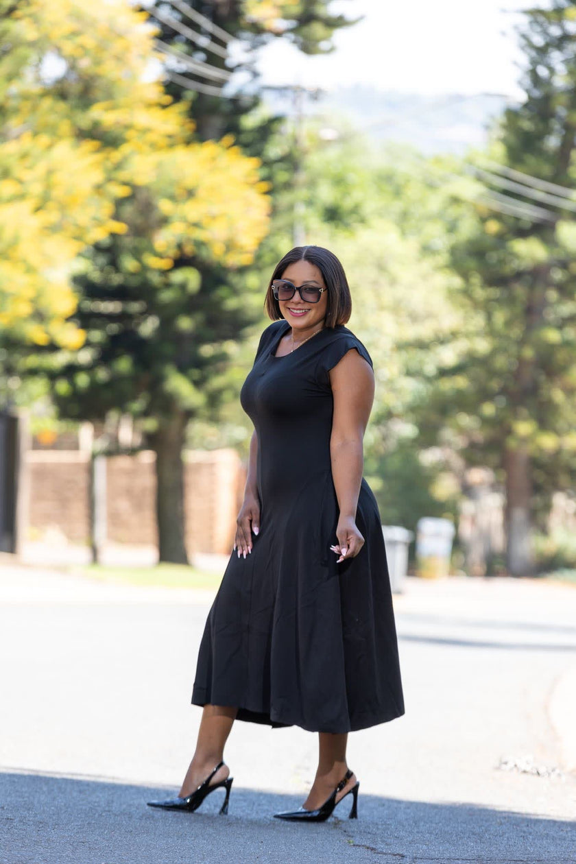 Sleeveless A-Line Dress, Minimalist Style, Waist-Tailored Design