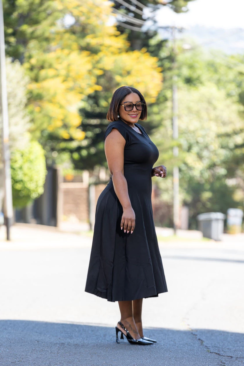 Sleeveless A-Line Dress, Minimalist Style, Waist-Tailored Design