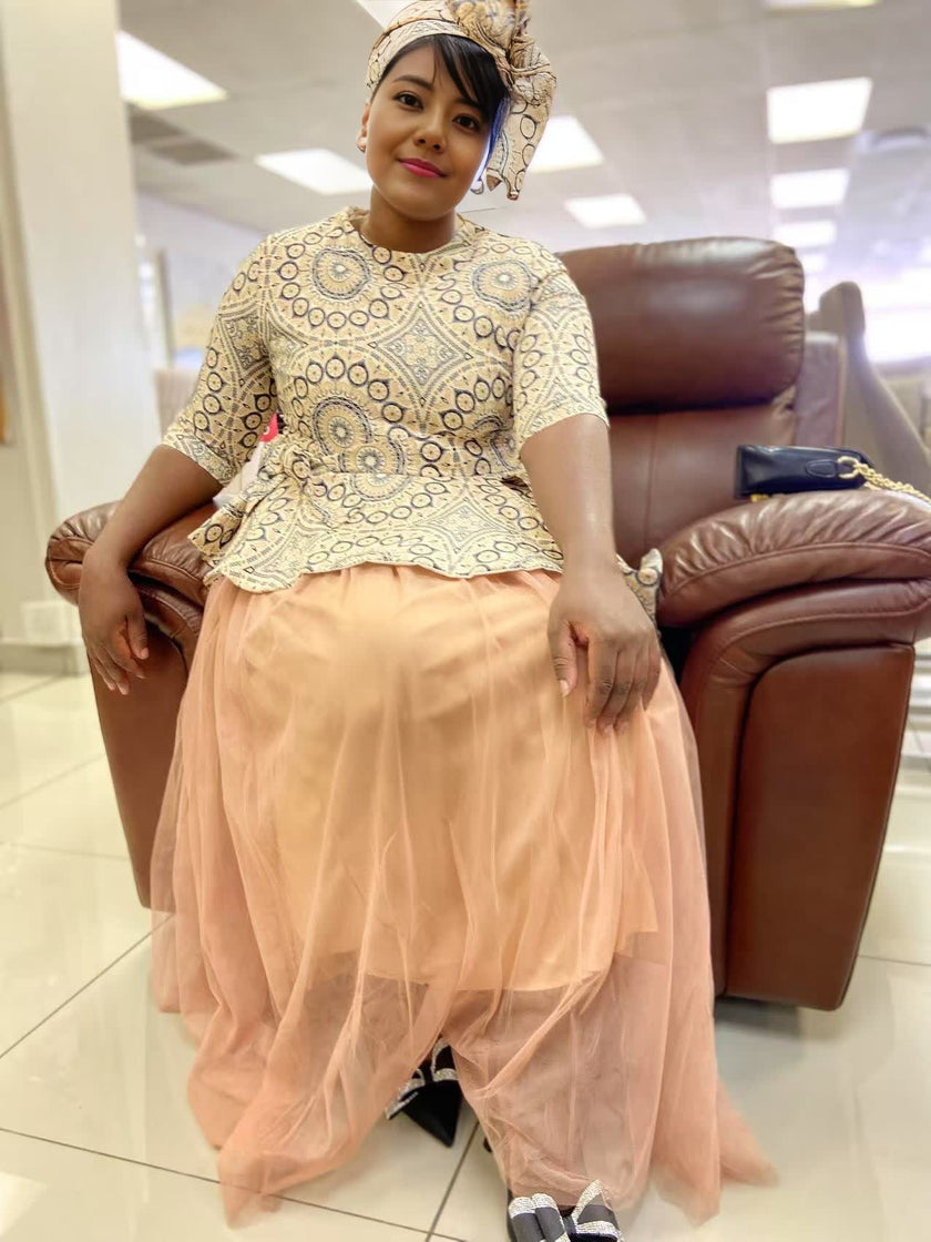 Women's Two-Piece Set - Sleeveless Geometric Pattern Top with Asymmetric Hem and Layered Long Tulle Skirt