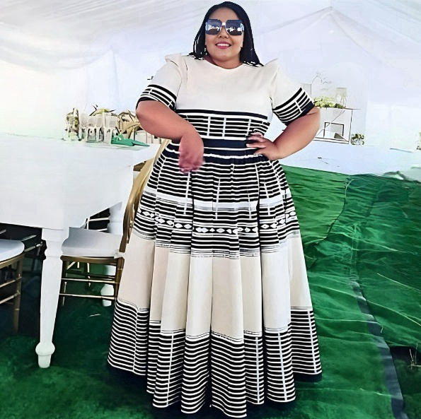 Geometric Midi Dress Stripe Pattern 3/4 Sleeve Chic