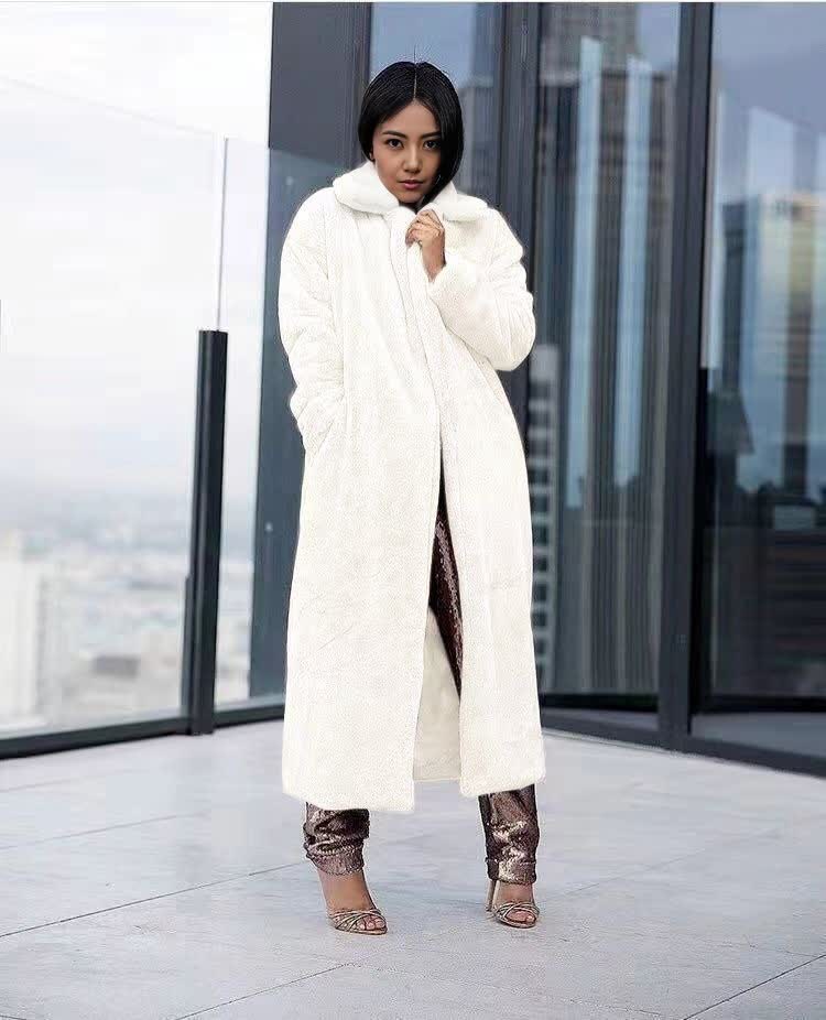 Urban Chic Long Winter Coat, Perfect for Business and Casual