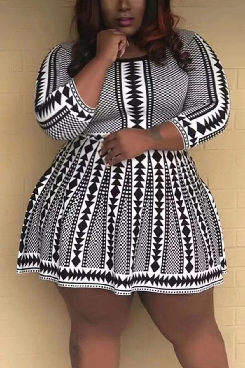 Geometric Pattern Knit Flare Dress with Round Neckline and Short Sleeves