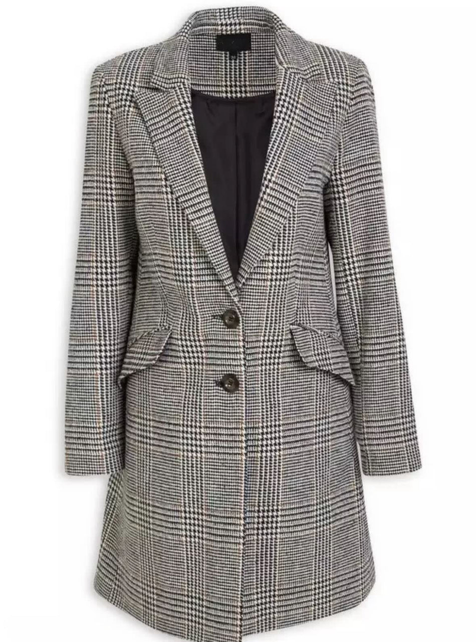 Plaid blazer coat with notch lapels, four-button front and flap pockets