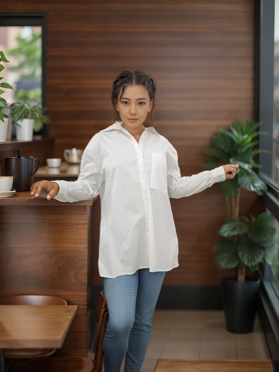 Relaxed fit shirt in white, full button-front opening and long sleeves