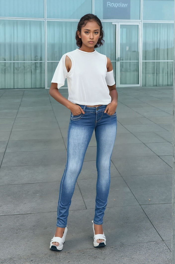 Women's skinny stretch jeans, light blue wash, front pockets and back yoke, ankle length